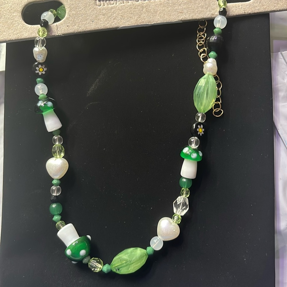 Super cute urban outfitters necklace